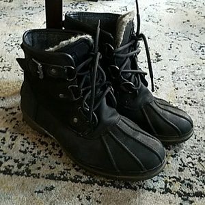 ugg cecile duck boot